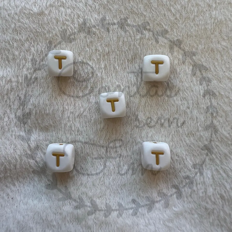 Letras de Silicone Douradas 12mm 21