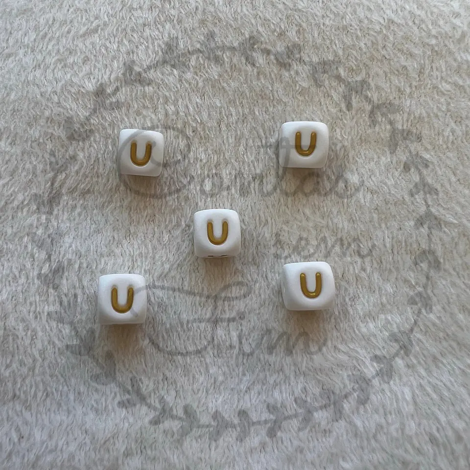 Letras de Silicone Douradas 12mm 22