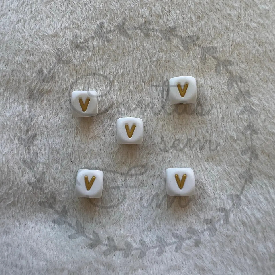 Letras de Silicone Douradas 12mm 23