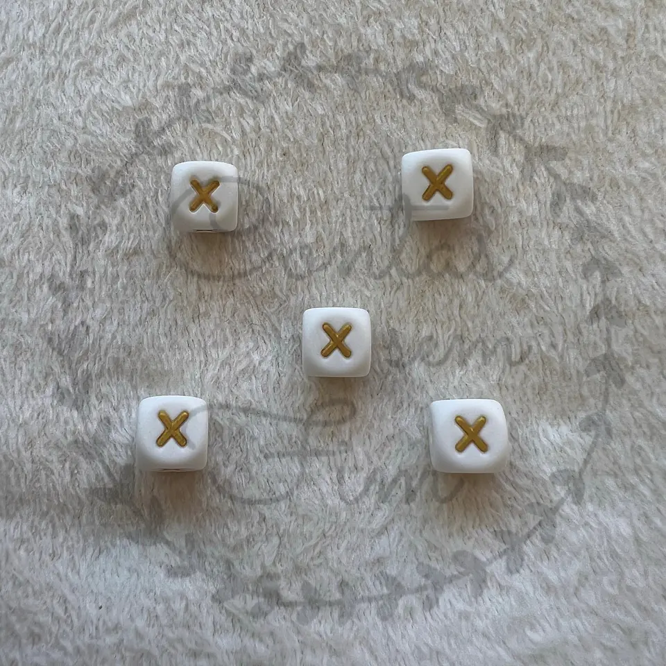 Letras de Silicone Douradas 12mm 24