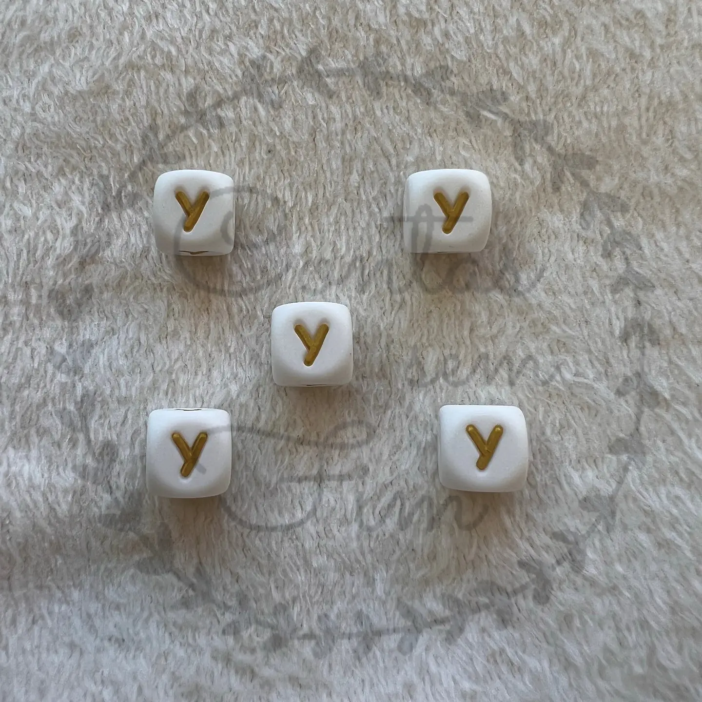 Letras de Silicone Douradas 12mm 25