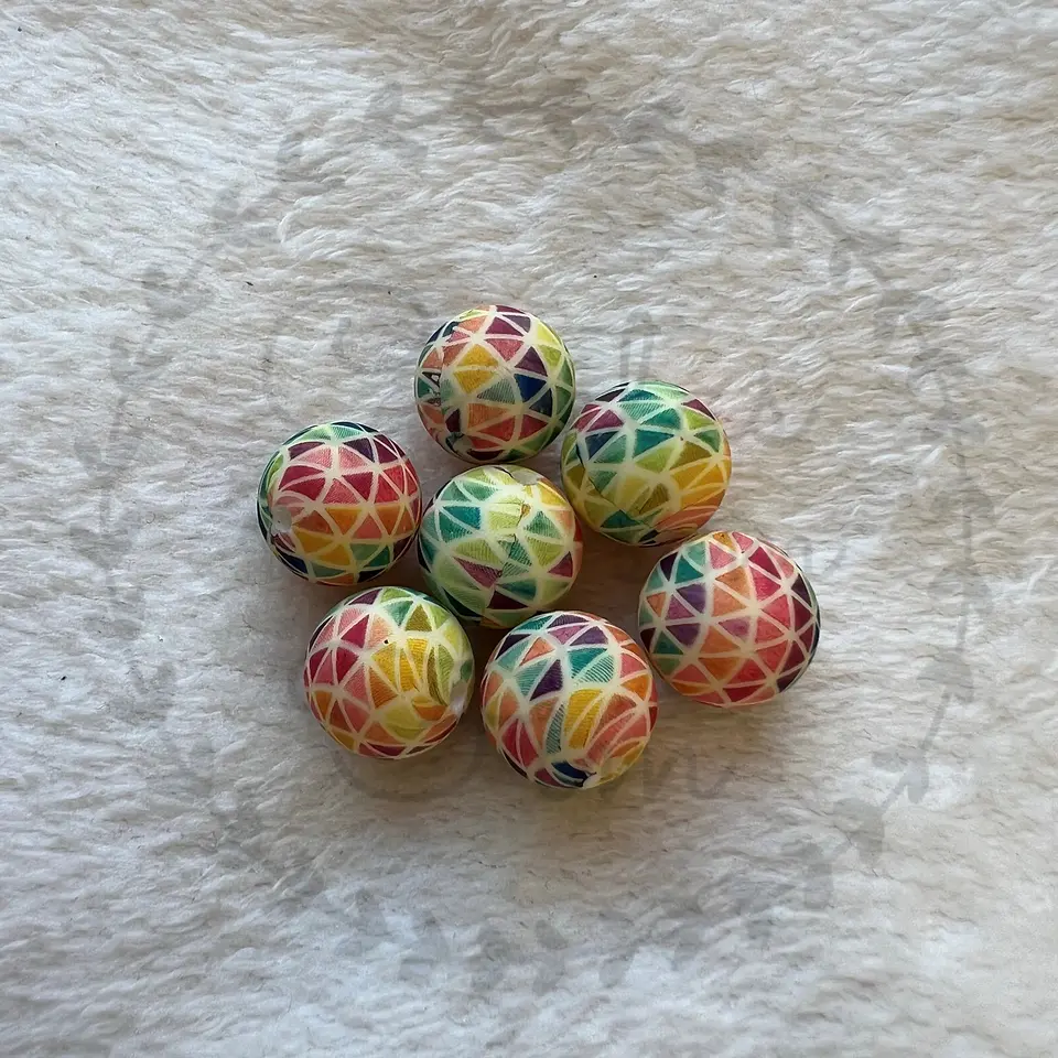 Bolas 15mm - triângulos arco-íris  1