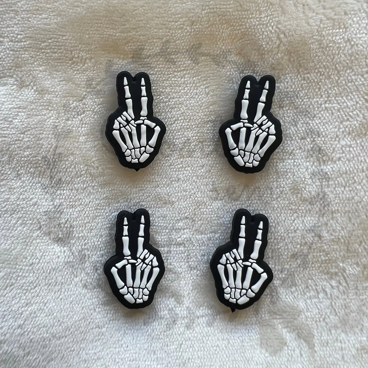 Mãozinha de Esqueleto 1