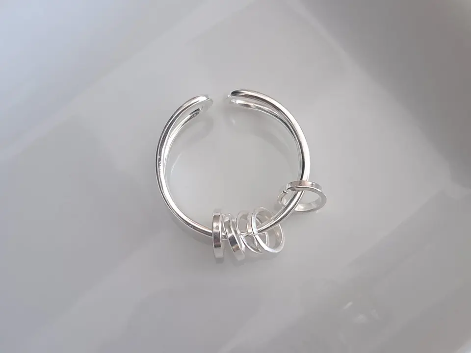 Anillo antiestrés con aros giratorios en plata 925 1