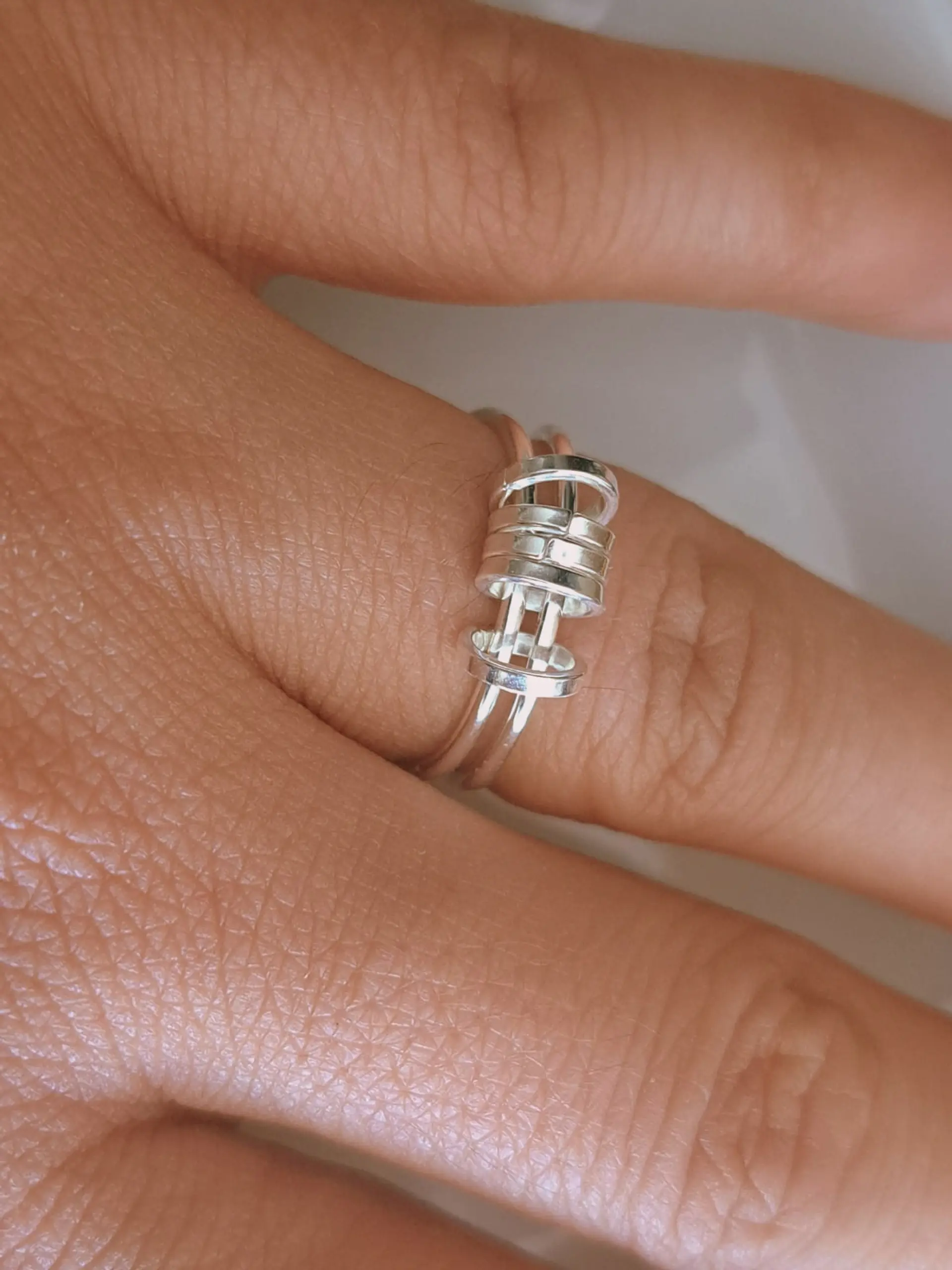Anillo antiestrés con aros giratorios en plata 925 2