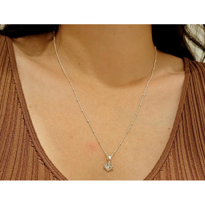 Collar Punto de Luz Clásico 2