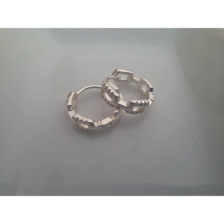 Argollas Huggies Diseño Eslabones con Circones 1