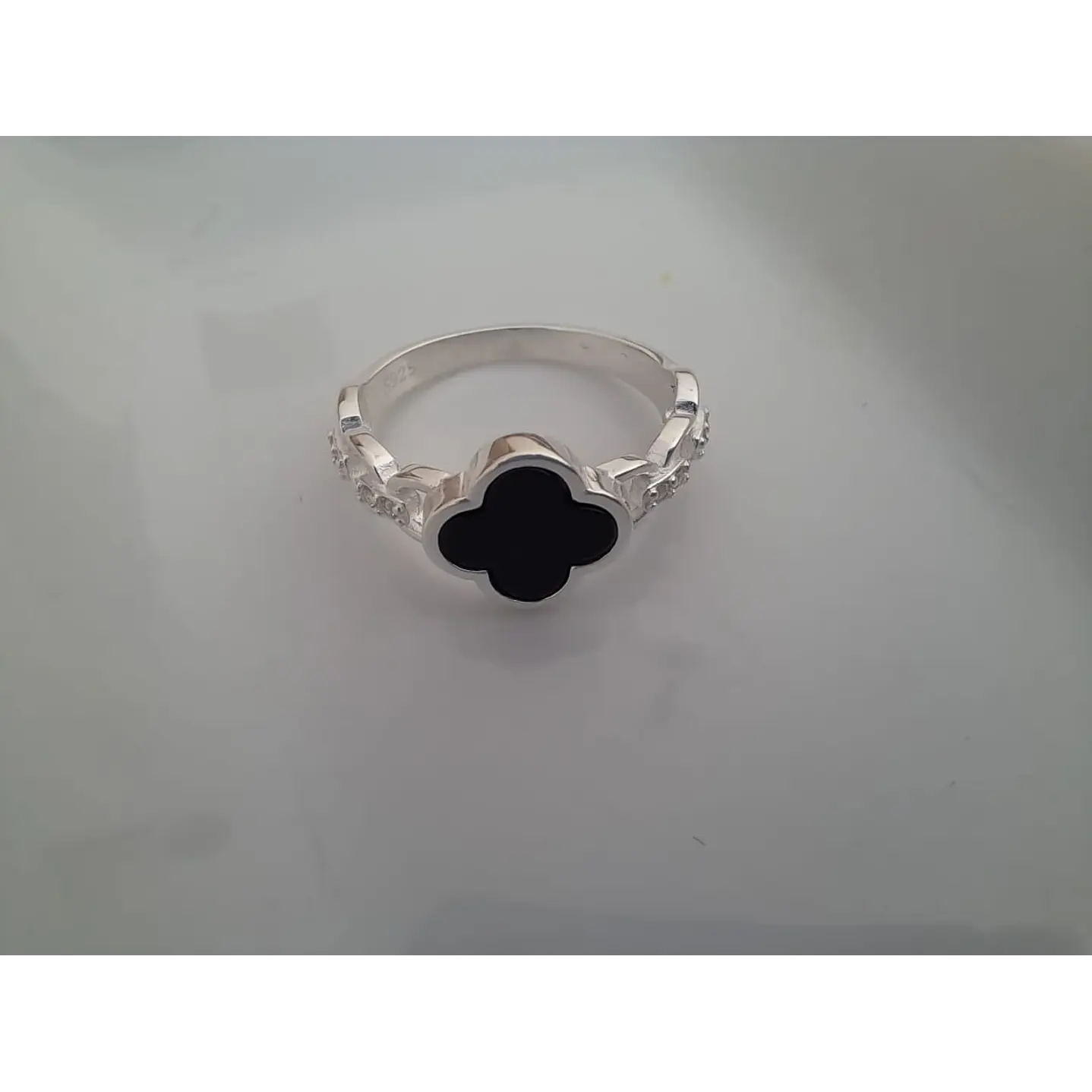 Anillo Trébol de la Suerte en Ónix y Eslabones 1