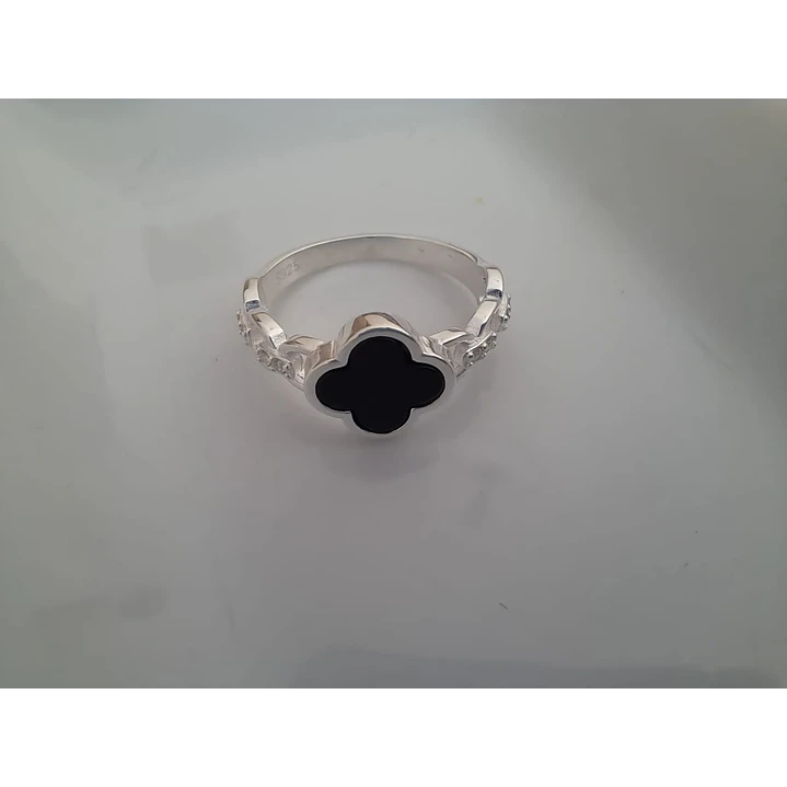Anillo Trébol de la Suerte en Ónix y Eslabones 1