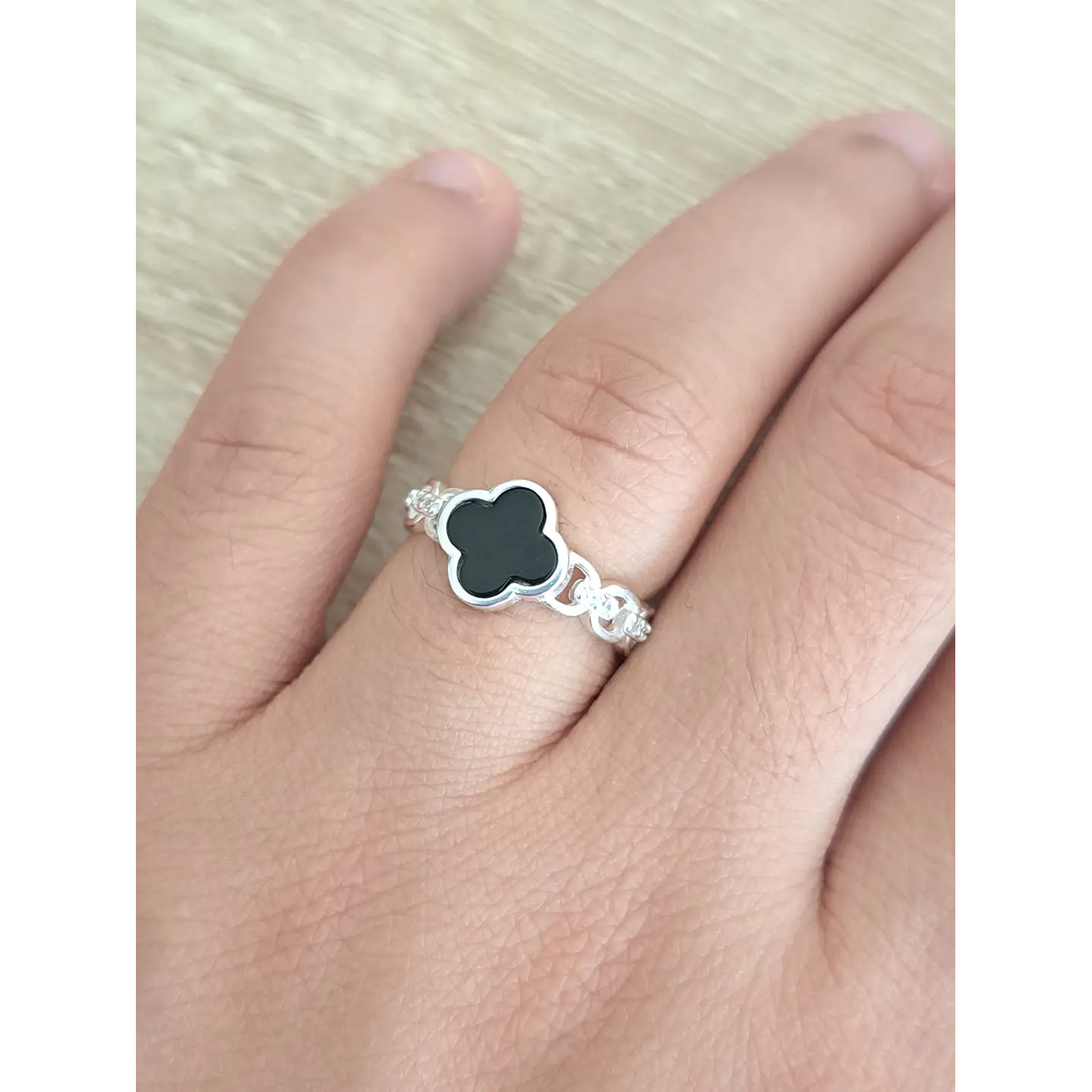 Anillo Trébol de la Suerte en Ónix y Eslabones 2