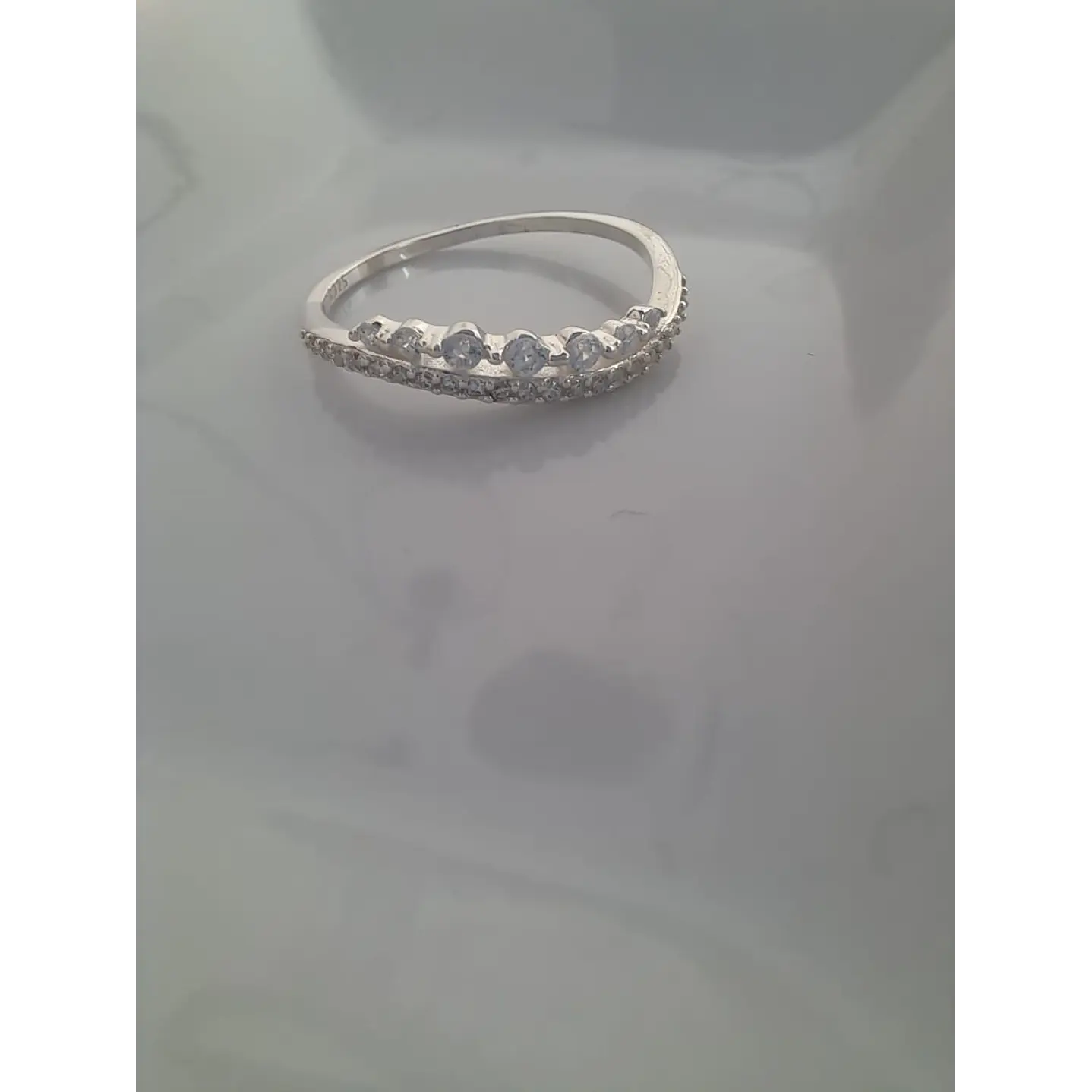 Anillo Ondulado con Circones 1