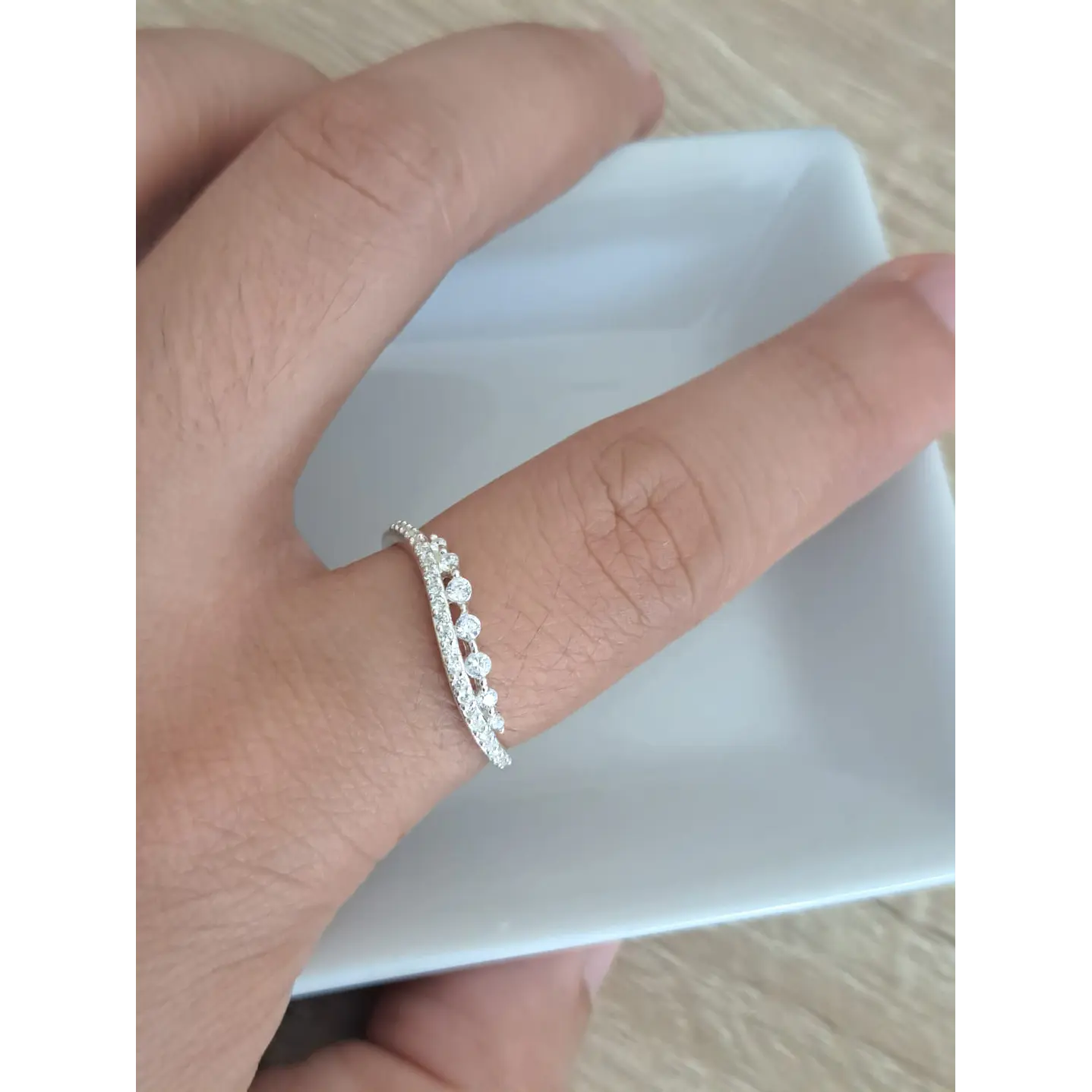 Anillo Ondulado con Circones 2