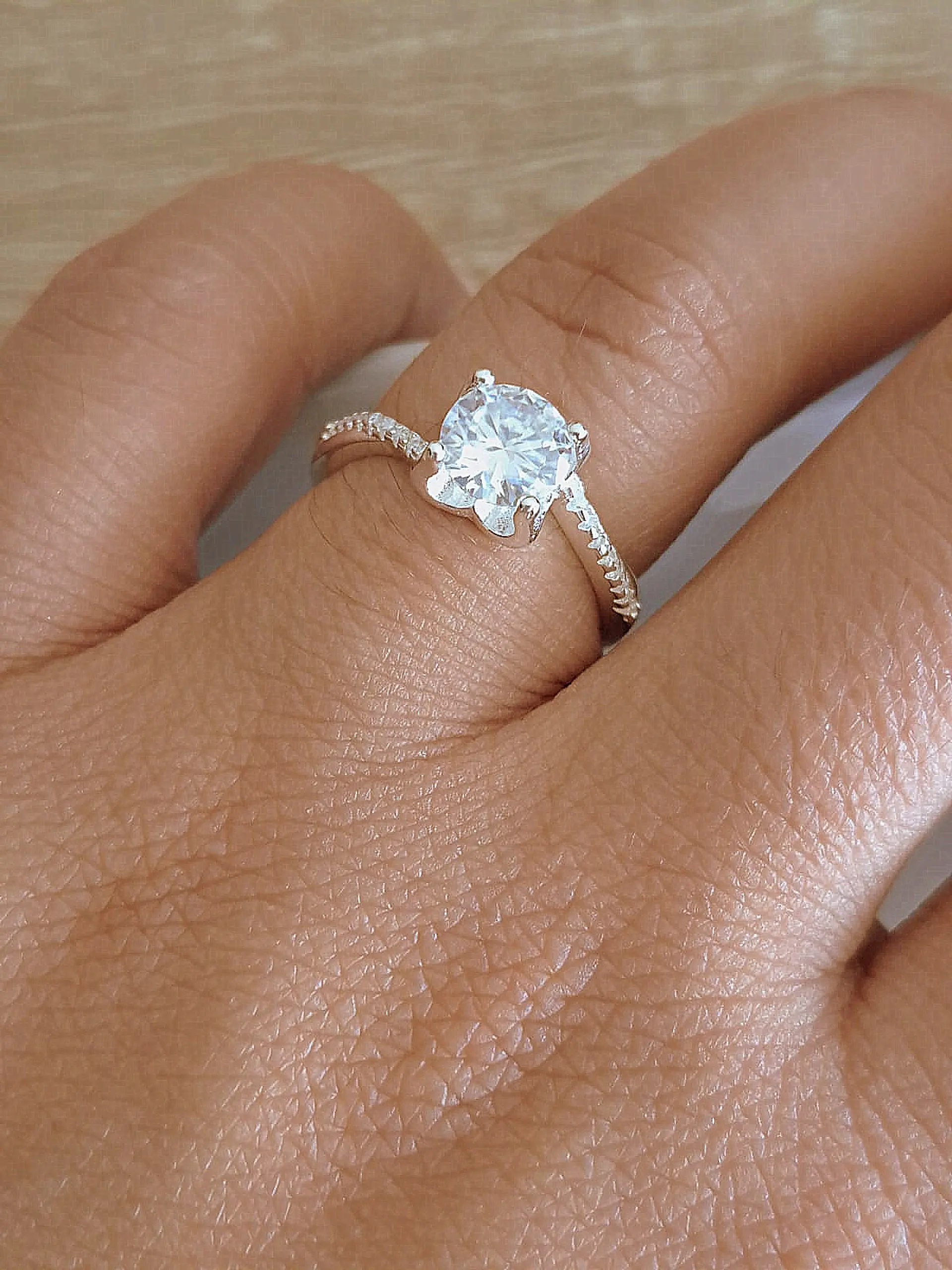 Anillo solitario de moissanita en plata 925 — Talla 12 3