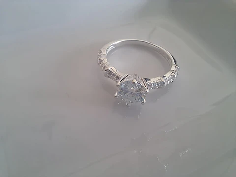 Anillo solitario de moissanita en plata 925 — Talla 15