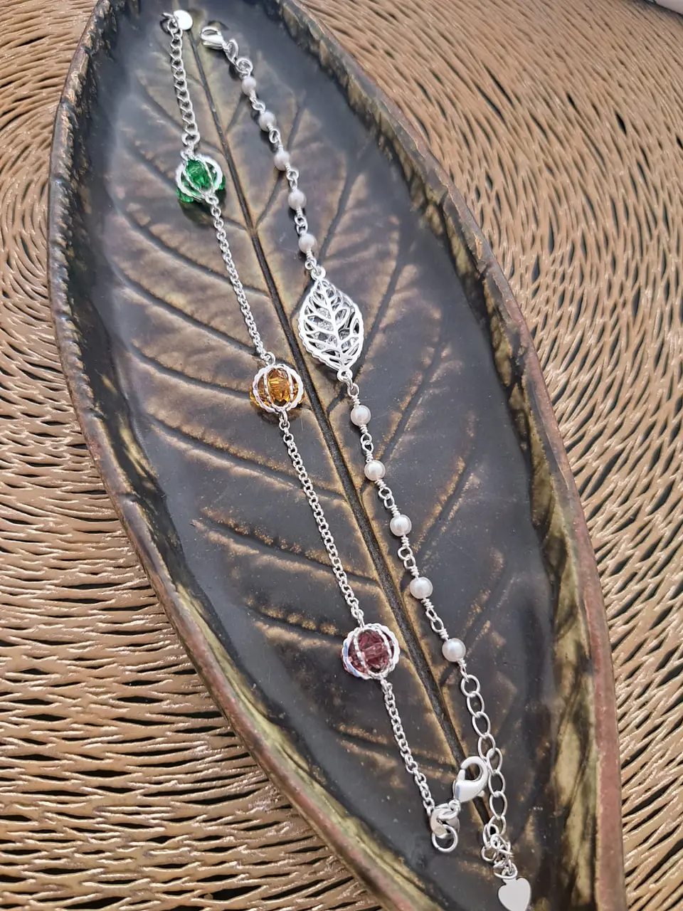 Pulseras de Plata Laminada con Diseños Artesanales: Hoja con Perlas o Esfera 1
