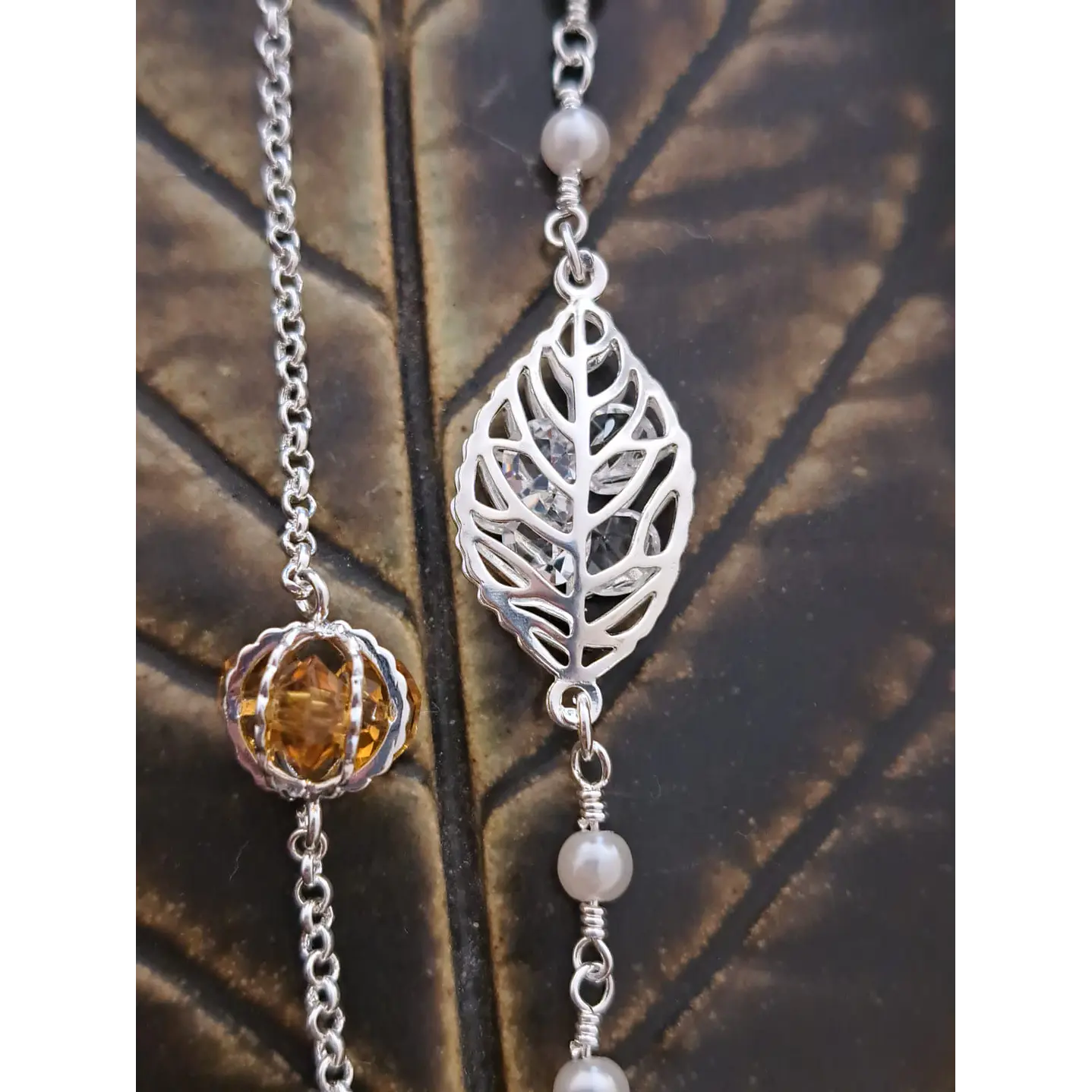 Pulseras de Plata Laminada con Diseños Artesanales: Hoja con Perlas o Esfera 2