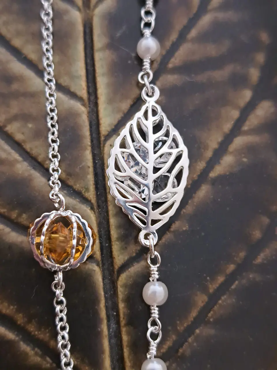 Pulseras de Plata Laminada con Diseños Artesanales: Hoja con Perlas o Esfera 2