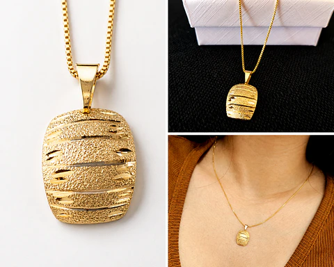 Collar con placa satinada enchapado en oro