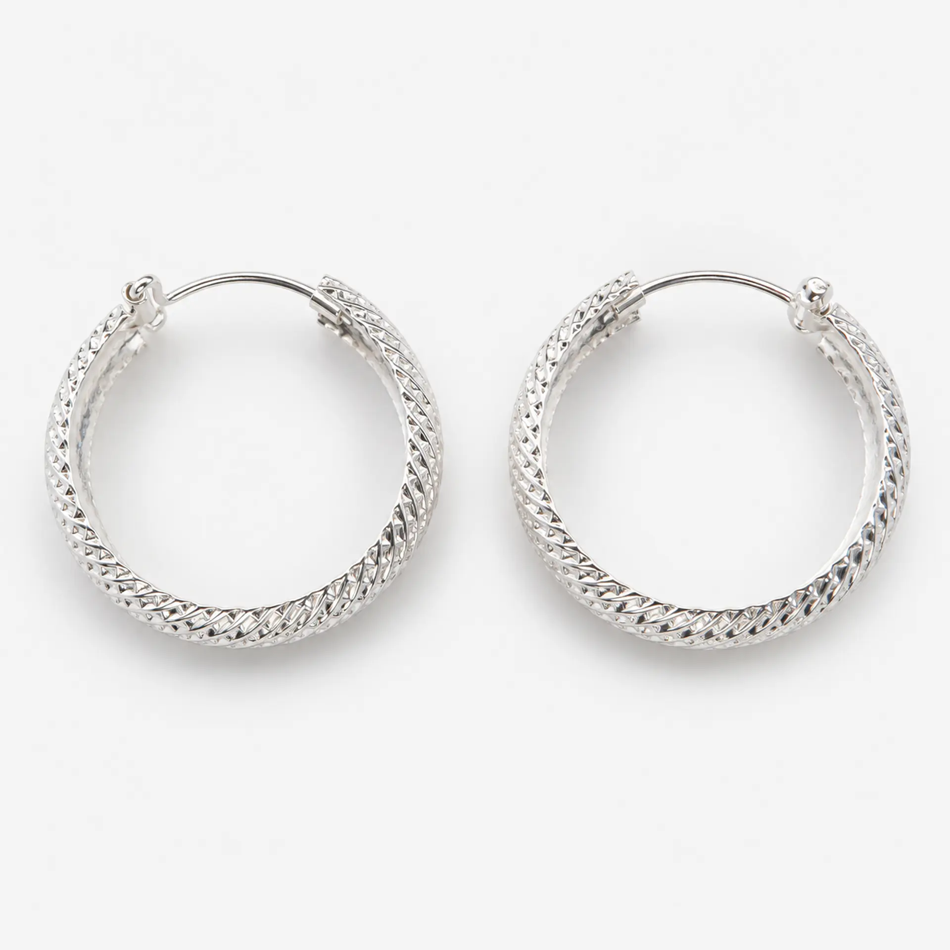 Argollas texturizadas en plata 925 2