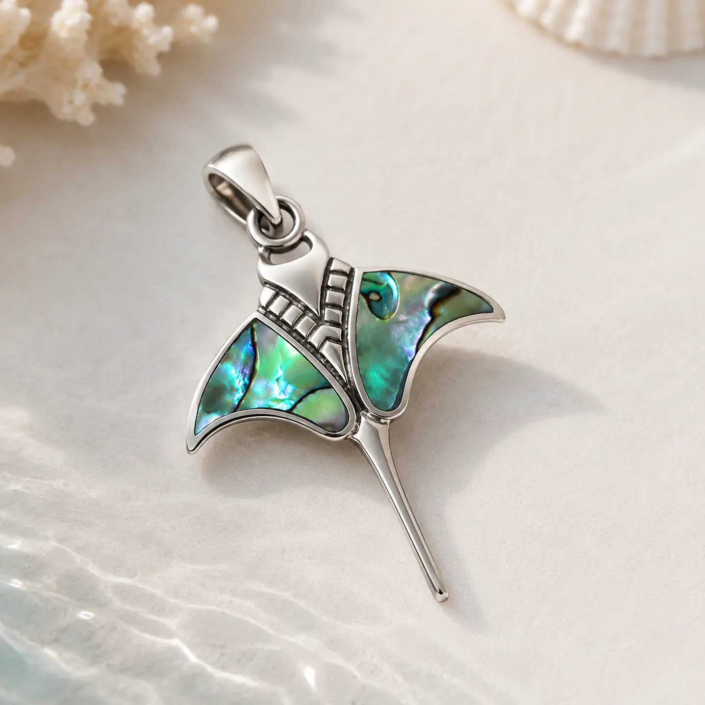 Colgante mantarraya con abalón reconstituido en plata 925 1