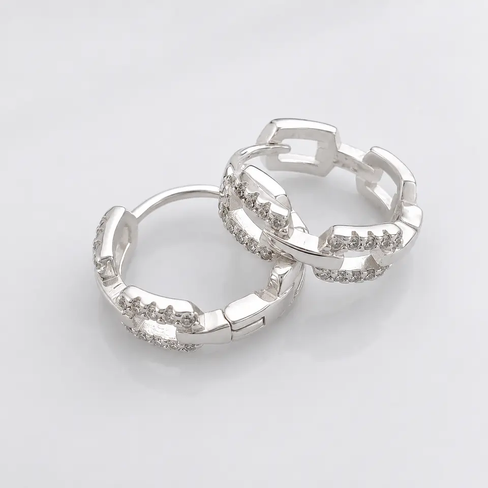 Argollas huggies eslabones con circones en plata 925 1