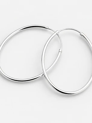 Argollas ovaladas estilizadas en plata 925