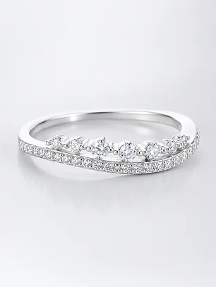Anillo ondulado con circones en plata 925 — Talla 18