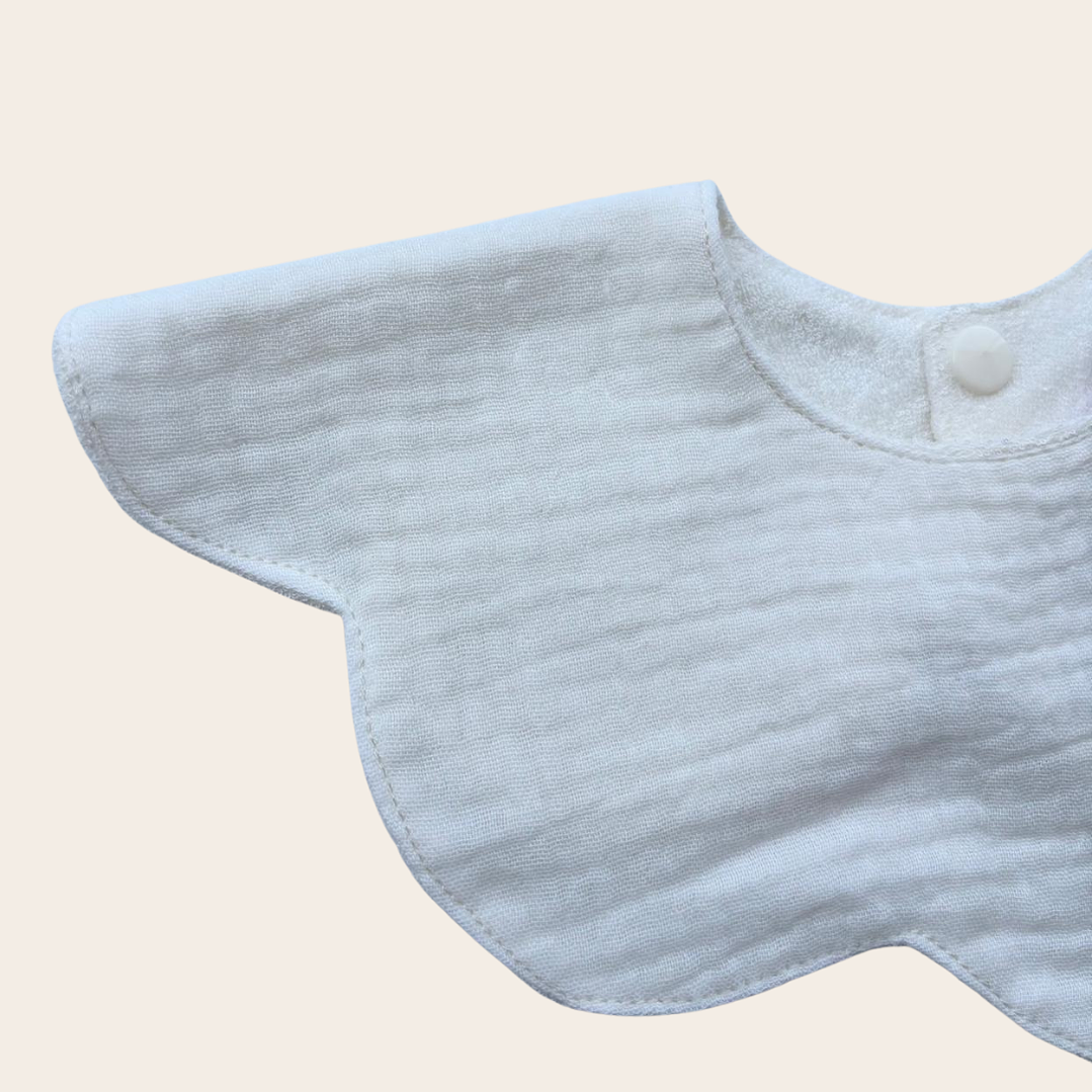 Babero Flor Muselina Blanco 2