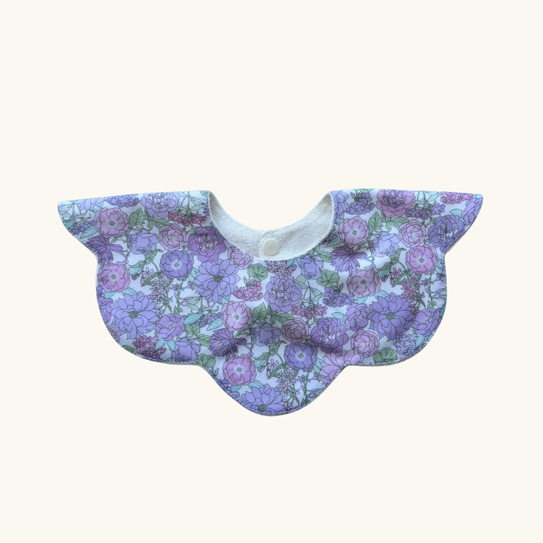 Babero Flor Flores Morado 1