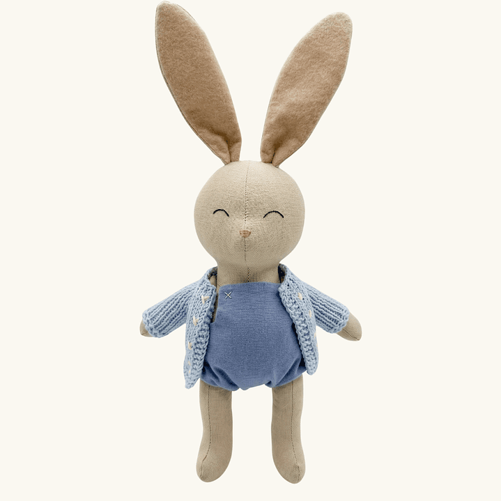 Conejo Grande Chaleco Celeste  - Hecho a mano con amor 1