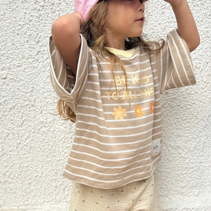 Polera Oversize “Be Kind to All Kinds” Beige — BITA 3