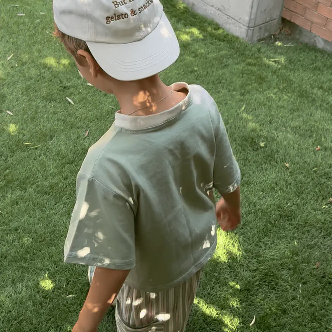 Polera Oversize “Peace & Quiet?” Verde — BITA 3