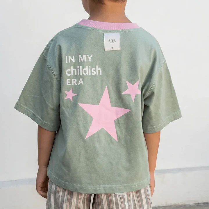 Polera Oversize “In My Childish Era” Verde — BITA 3