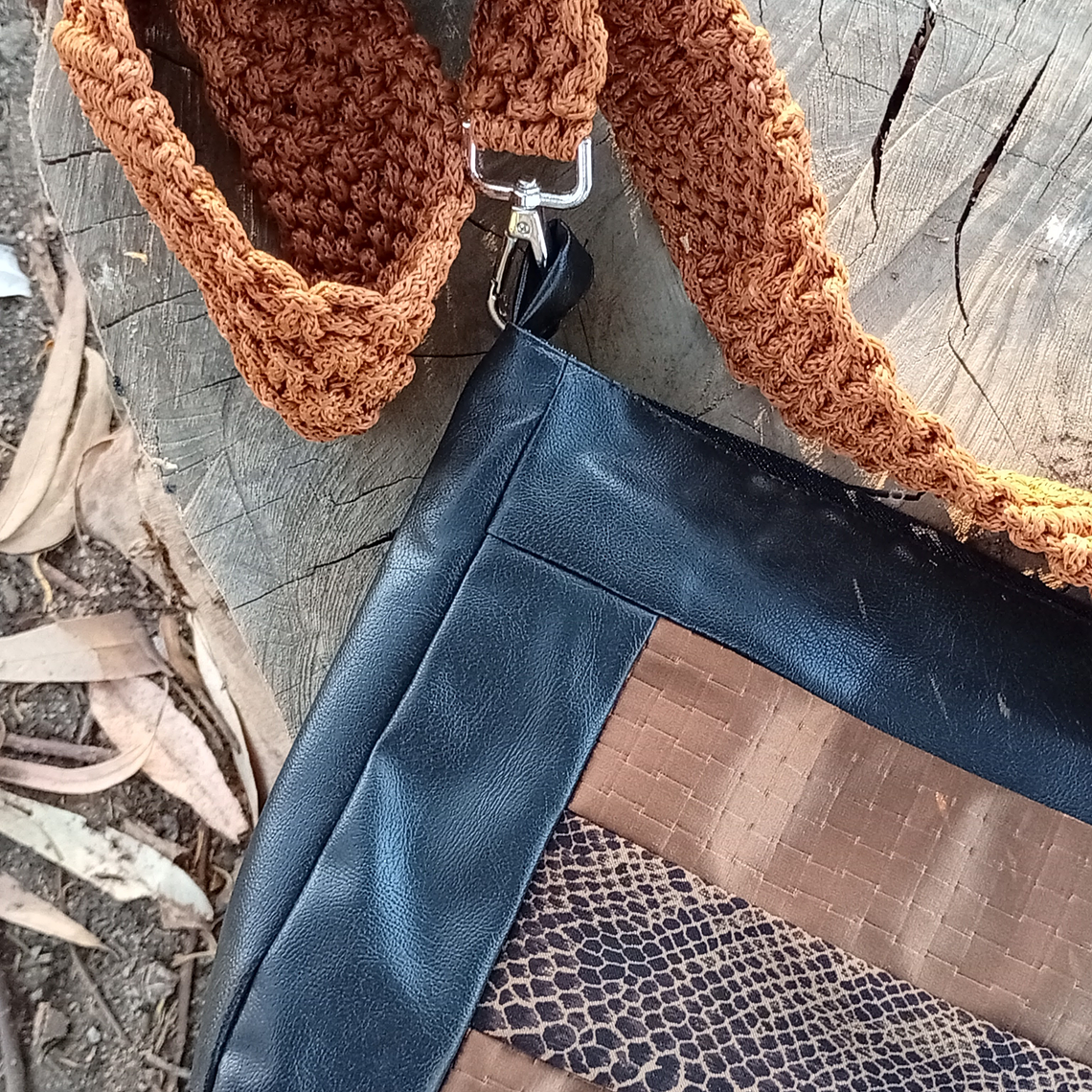 Cartera Mini Strap Eco Cuero 2