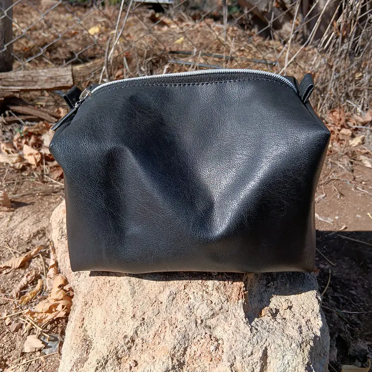 Neceser Black Eco Cuero 1