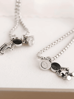Collar de acero inoxidable magnético de astronautas con estrellas para parejas
