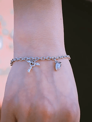 Pulsera magnética en forma de corazón para parejas dije de corazón y llave