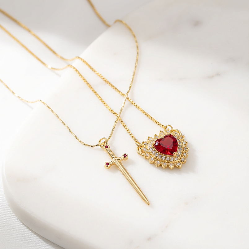 Collares para parejas corazon y espada 1