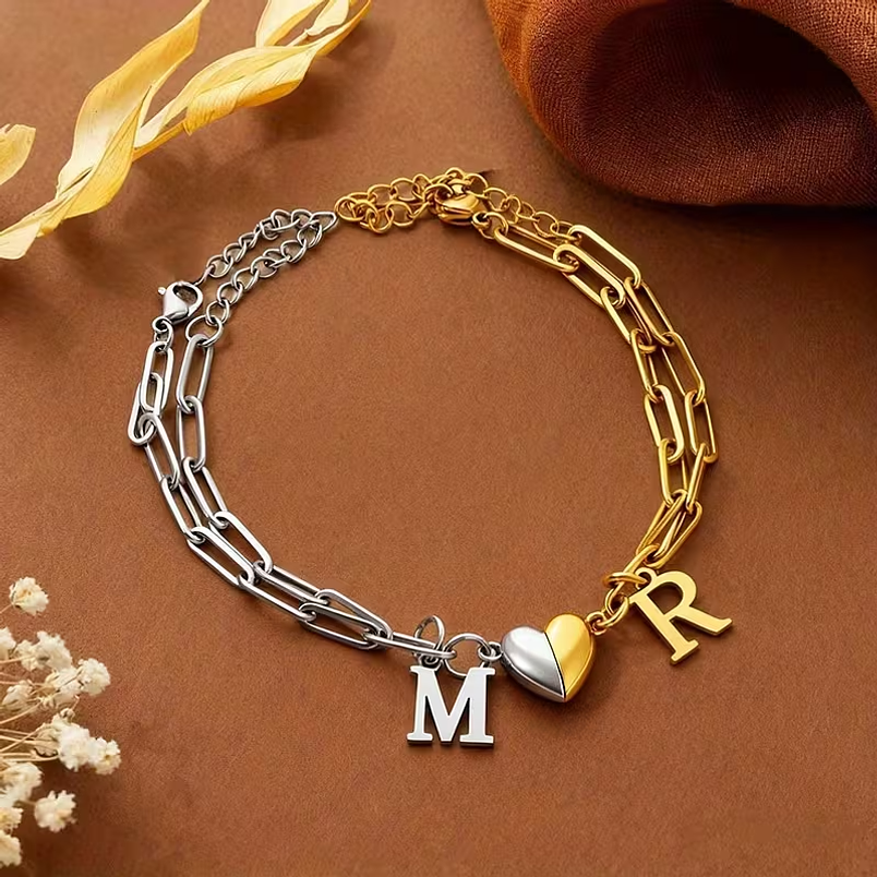 Pulseras Personalizadas con Inicial en Acero Inoxidable con Colgante de Corazón / AURA 4