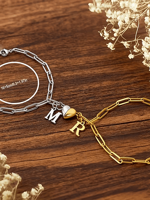 Pulseras Personalizadas con Inicial en Acero Inoxidable con Colgante de Corazón / AURA