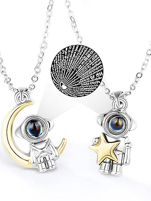 Collares astronautas con proyector de 100 idiomas astronautas con estrella sobre la luna para parejas