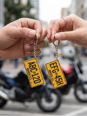 Llaveros para parejas placa para motos personalizados