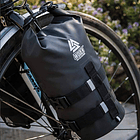 Alforja delantera impermeable Woden - Negra - 6L 3