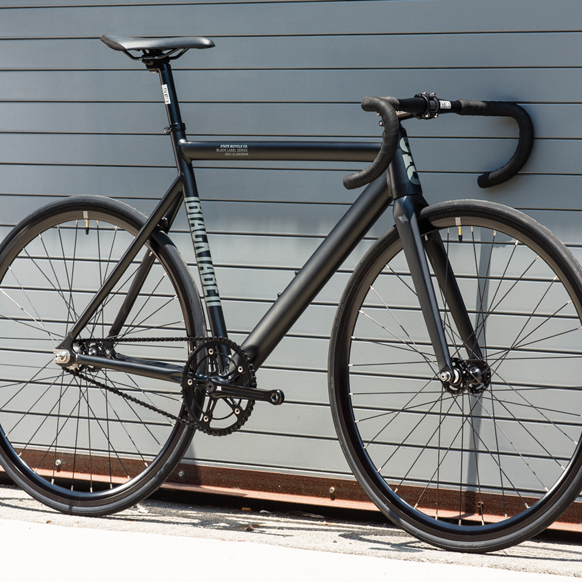 Bicicleta fixie 6061 Black Label Matte Black - 1 velocidad 9