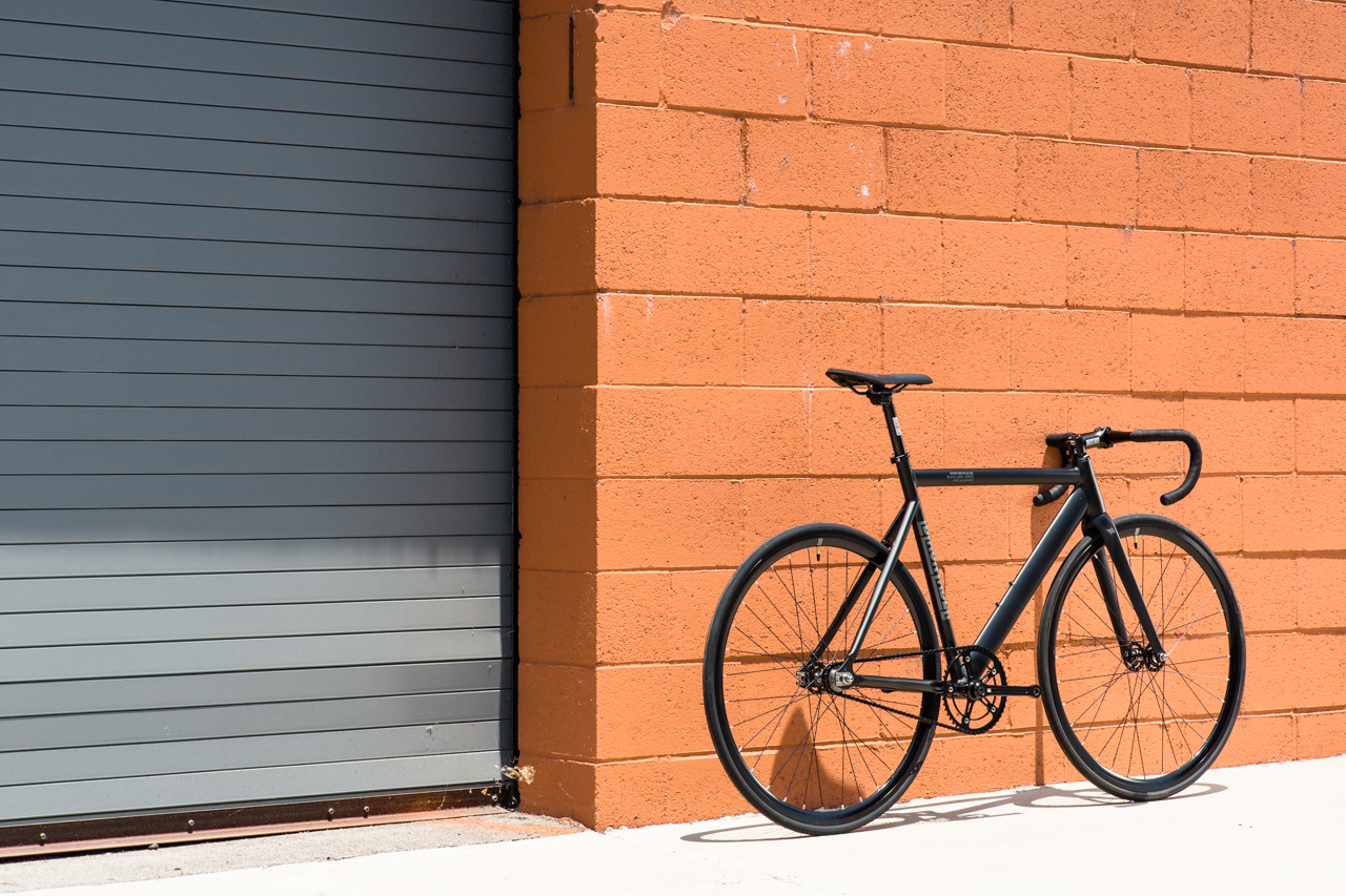 Bicicleta fixie 6061 Black Label Matte Black - 1 velocidad 11