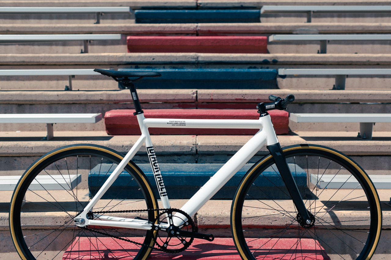 Bicicleta fixie 6061 Black Label Pearl White - 1 velocidad 6