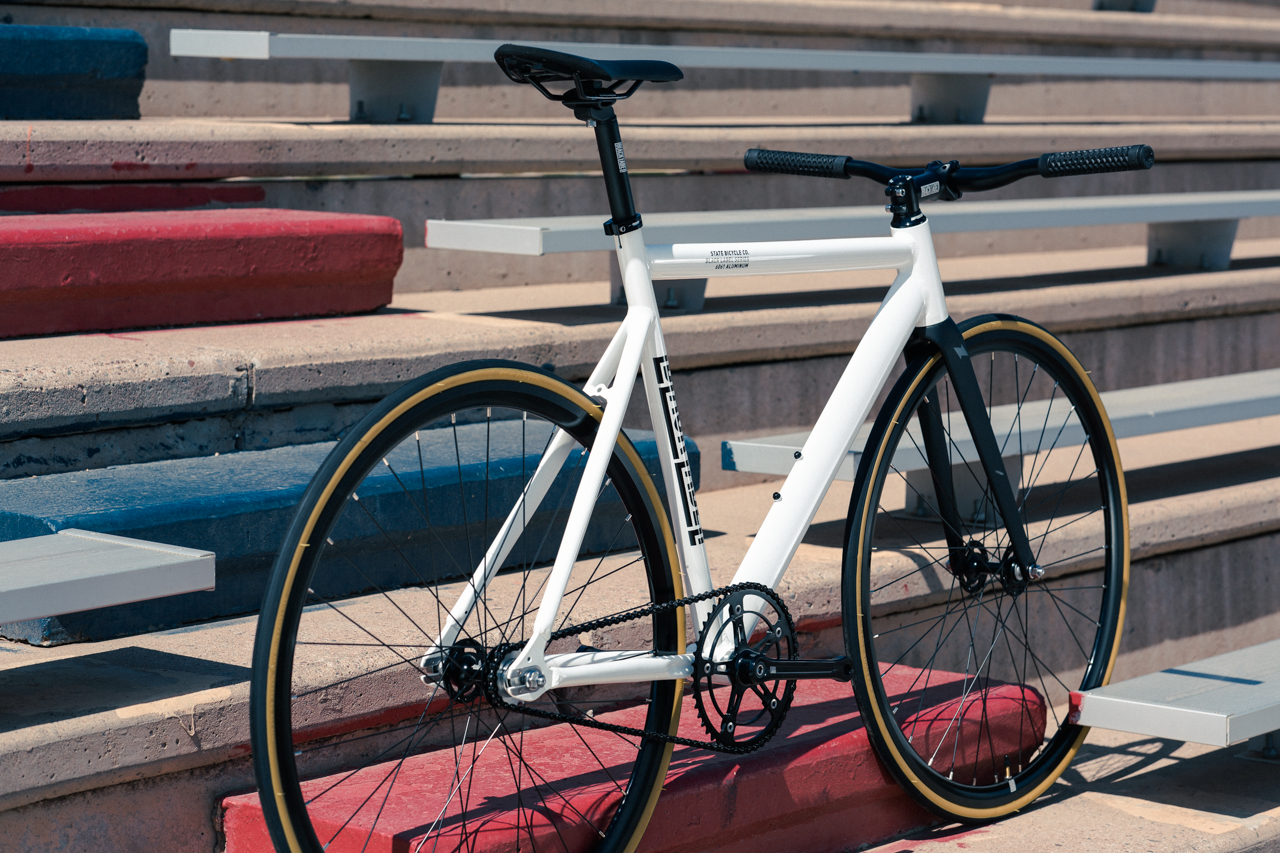 Bicicleta fixie 6061 Black Label Pearl White - 1 velocidad 9