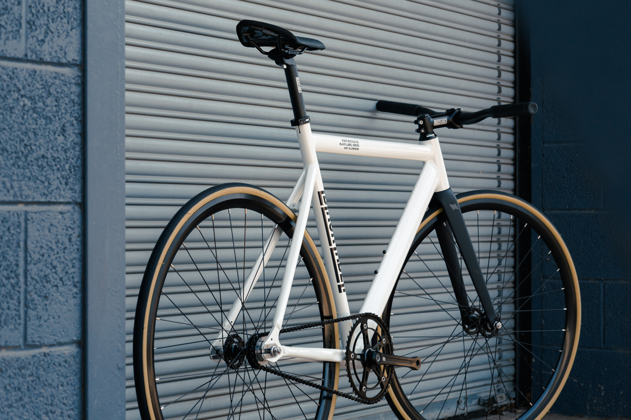 Bicicleta fixie 6061 Black Label Pearl White - 1 velocidad 15