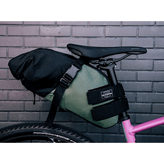 Bolso sillín Bikepacking impermeable 8L - verde/negro