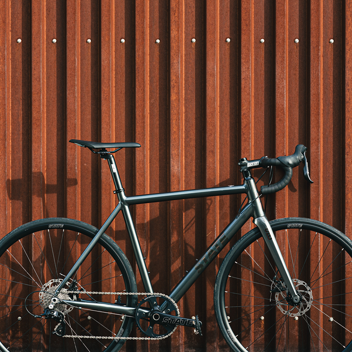 Bicicleta Endurance Undefeated Graphite - 11 velocidades 21